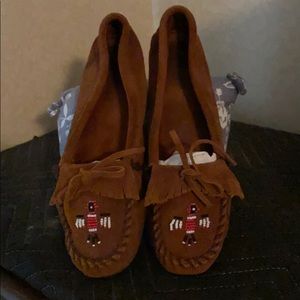 Minnetonka Shoes Moccasin Suede Fringe Beaded